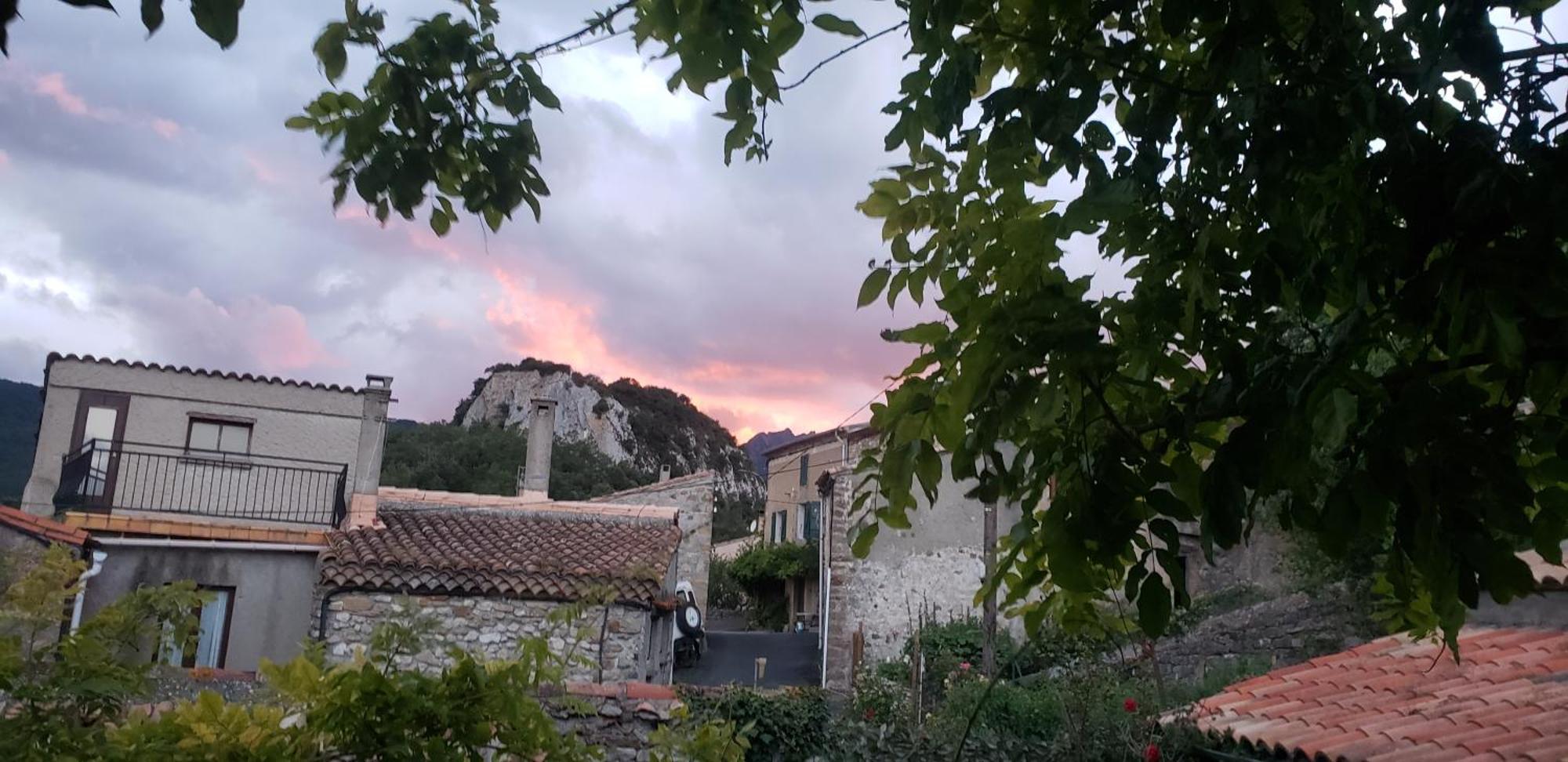 Le Chateau Camps-sur-l'Agly Exteriör bild